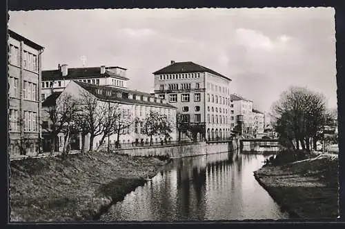 AK Pforzheim /Schwarzwald, Partie an der Enz mit Melanchton-Haus