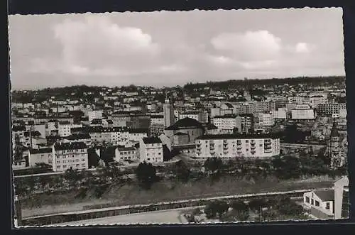 AK Pforzheim /Schwarzwald, Rennfeld mit Kirche