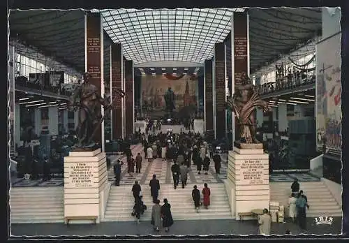 AK Bruxelles, Exposition Universelle 1958, Haupthalle im sowjetischen Pavillon, Ausstellung