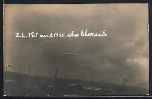 AK Chemnitz, Zeppelin DLZ 127 über dem Industriegebiet 1928