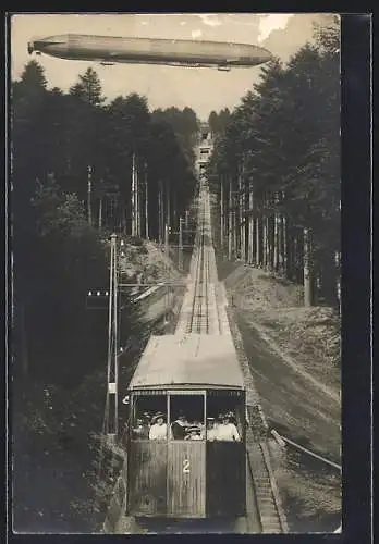 AK Baden-Baden, Zeppelin über der Bergbahn