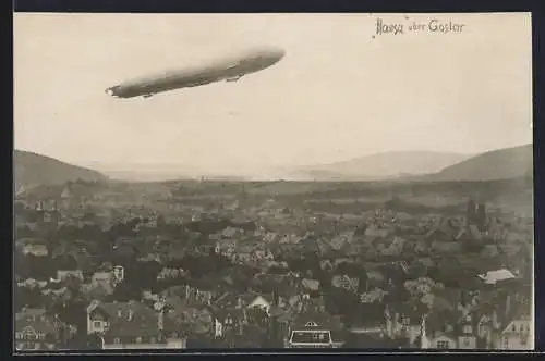 AK Goslar, Der Zeppelin Hansa über der Stadt, Panoramablick