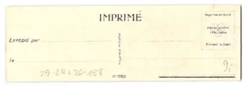 Mini-AK Elegante Dame mit grünem Hut unter herbstlichem Laub