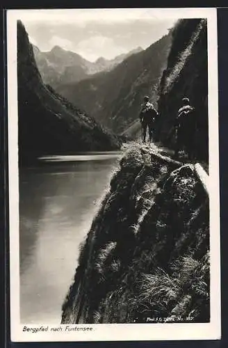 AK Berchtesgaden, Funtensee, Partie auf dem Bergpfad mit Blick auf den See