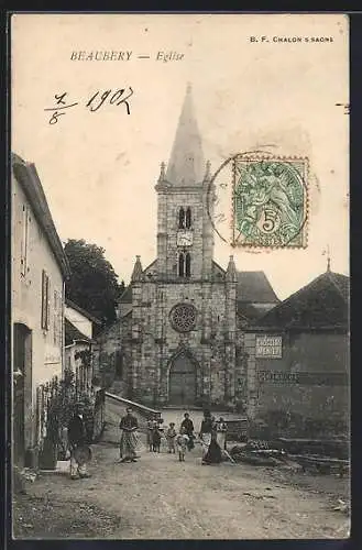 AK Beaubery, Église avec villageois devant l`entrée