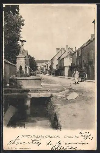 AK Fontaines-lès-Chalon, Grande Rue avec fontaine et maisons alignées