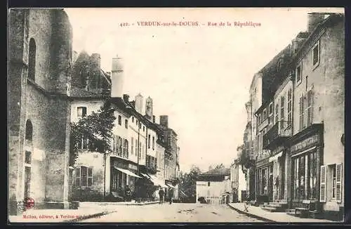 AK Verdun-sur-le-Doubs, Rue de la République