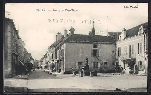 AK Givry, Rue de la République avec fontaine centrale