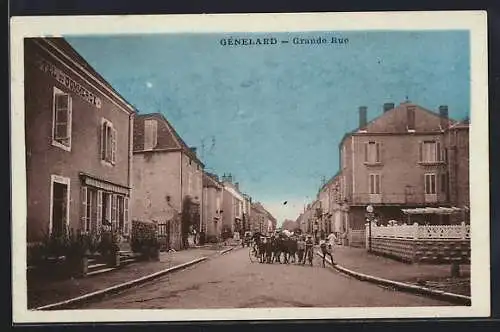 AK Génelard, Grande Rue avec bâtiments et calèche