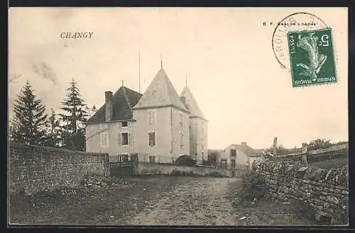 AK Changy, Vue du château sur un chemin de campagne