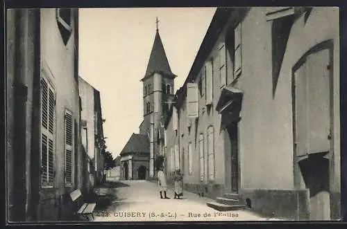 AK Cuisery, Rue de l`Église avec vue sur le clocher et bâtiments adjacents