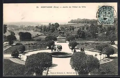 AK Mortagne, Jardin de l`Hôtel de Ville avec statue et fontaine