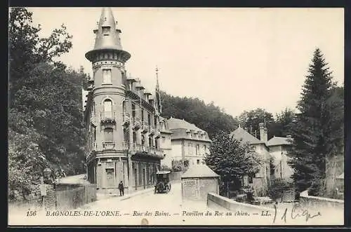 AK Bagnoles-de-l`Orne, Rue des Bains et Pavillon du Roc au Chien