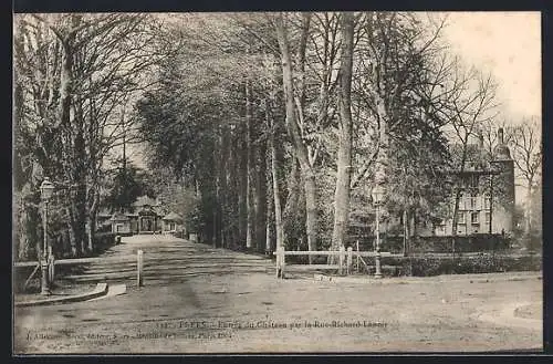 AK Flers, Entrée du château par la rue Richard-Lenoir