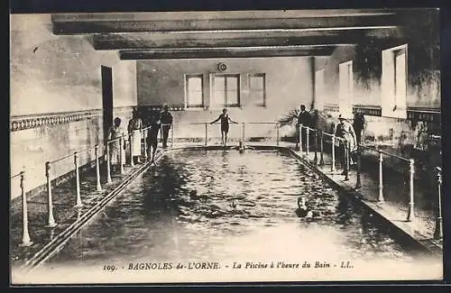 AK Bagnoles-de-l`Orne, La Piscine à l`heure du Bain