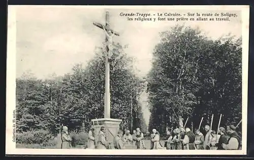 AK Grande-Trappe, Le Calvaire, Sur la route du Soligny, les religieux y font une prière en allant au travail