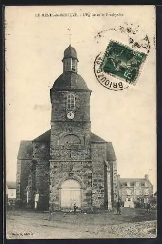 AK Le Ménil-de-Briouze, L`Eglise et le Presbytère