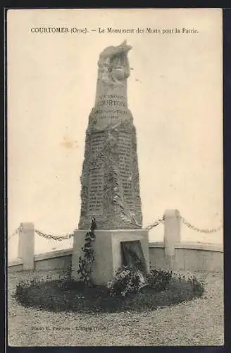 AK Courtomer /Orne, Le Monument des Morts pour la Patrie