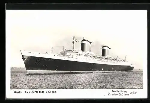 AK Passagierschiff SS United States nahe der Küste