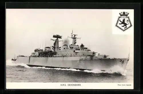 AK Kriegsschiff HMS Devonshire, bei voller Fahrt