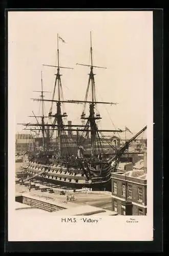 AK Kriegsschiff HMS Victory im Hafen