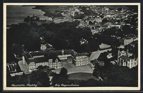 AK Neustrelitz / Mecklbg., Ortsansicht vom Flugzeug aus