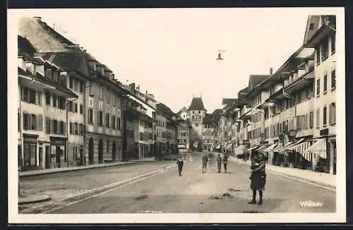 AK Willisau, Strassenpartie mit Blick zum Torturm