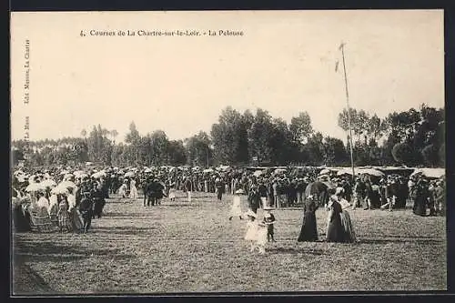 AK La Chartre-sur-le-Loir, Courses sur la pelouse avec spectateurs et enfants