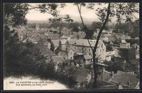 AK La Chartre-sur-le-Loir, Vue générale, un beau coin