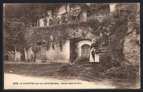 AK La Chartre-sur-le-Loir, Caves dans le Roc