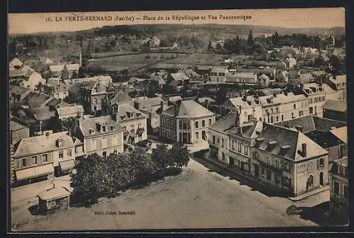 AK La Ferté-Bernard, Place de la République et Vue Panoramique