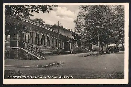 AK Bruckneudorf /Niederdonau, Militärlager mit Schiesshalle