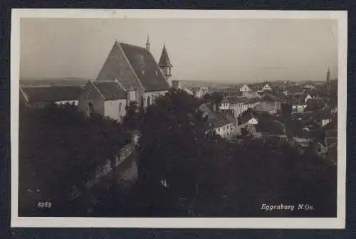 AK Eggenburg, /N.-Oe., Teilansicht mit Kirche