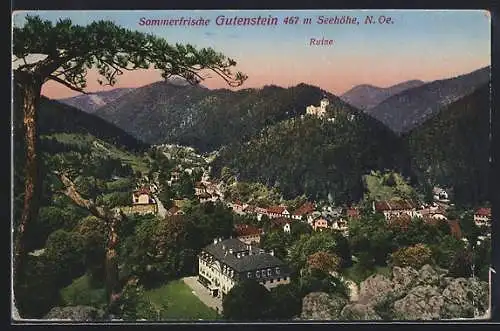 AK Gutenstein, Ortsansicht mit Blick auf Burg und Berge