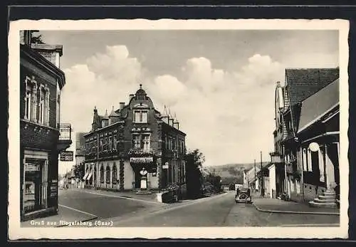 AK Riegelsberg /Saar, Kreuzung mit Gasthaus Deutsches Haus und Lebensmittelladen Breit