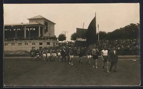 Foto-AK Frankfurt, 1. Internationale Arbeiter-Olympiade, Mannschaft von Lettland