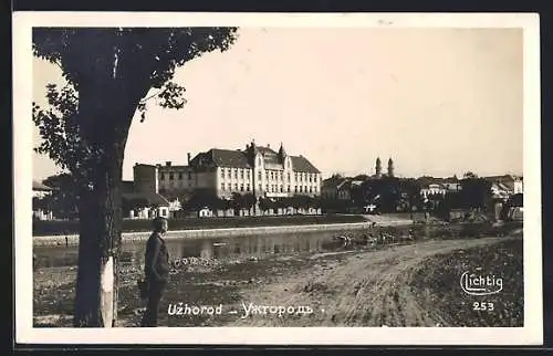 AK Uzhorod, Ortsansicht über den Fluss