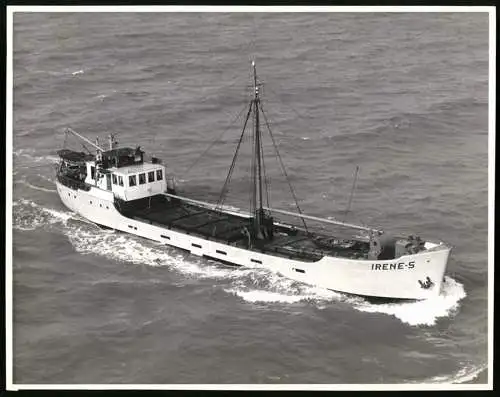 Fotografie Frachtschiff Irene-5 in Fahrt, Grossformat 25 x 19cm