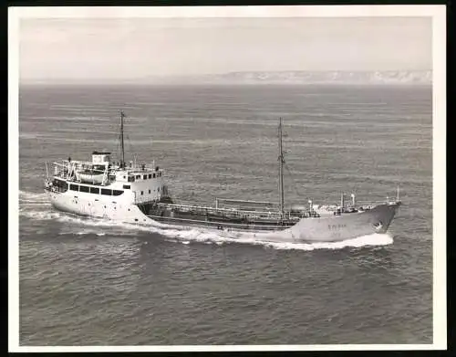 Fotografie Tankschiff Sylvia vor der englischen Kanalküste, Grossformat 25 x 20cm