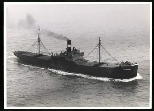 Fotografie Frachtschiff Kylebrook auf See