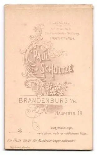 Fotografie Paul Schultze, Brandenburg, Hauptstrasse 19, Porträt eines Kleinkindes