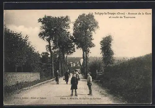 AK Soligny-la-Trappe, Avenue de la Gare et route de Tourouve