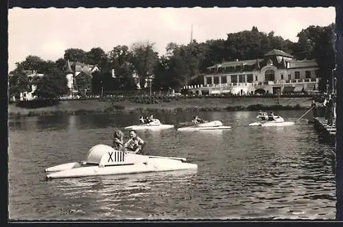 AK Bagnoles-de-l`Orne, Station Thermale, Un coin du Lac et le Casino