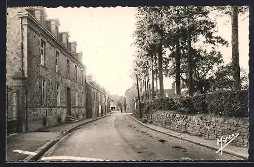 AK Carrouges /Orne, Rue des Sées, Hospice de vieillards