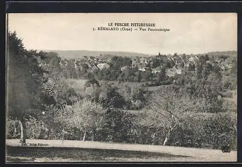 AK Rémalard, Vue Panoramique du village et des environs boisés