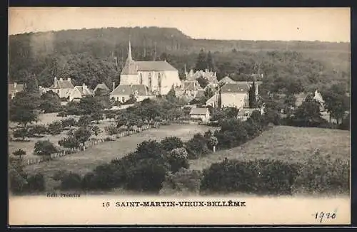 AK Saint-Martin-Vieux-Bellême, Vue du village et de l`église entourés de forêts et de champs