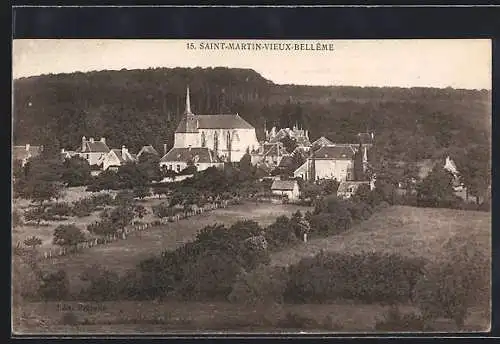 AK Saint-Martin-Vieux-Bellême, Vue du village et de l`église entourés de forêt et de champs