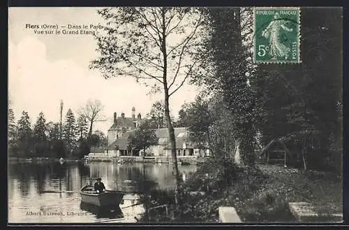 AK Flers, Dans le Parc, Vue sur le Grand Etang