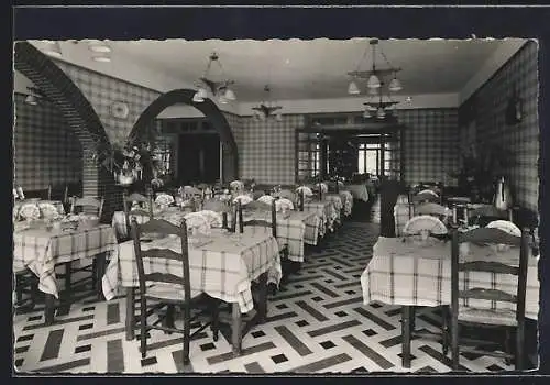 AK Tessé-la-Madeleine, Hôtel de Tessé, Les Salles à Manger