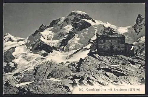 AK Breithorn, Gandegghütte vor verschneitem Gipfel